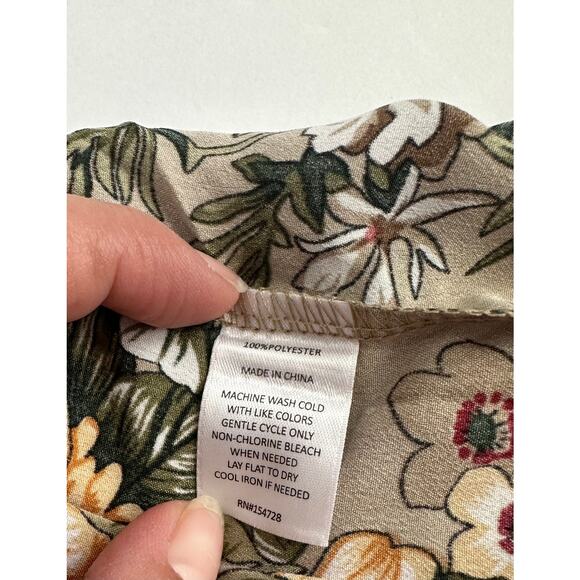 Bailey's Blossom Floral Long Sleeve Romper Tan Medium NWT - Picture 8 of 10